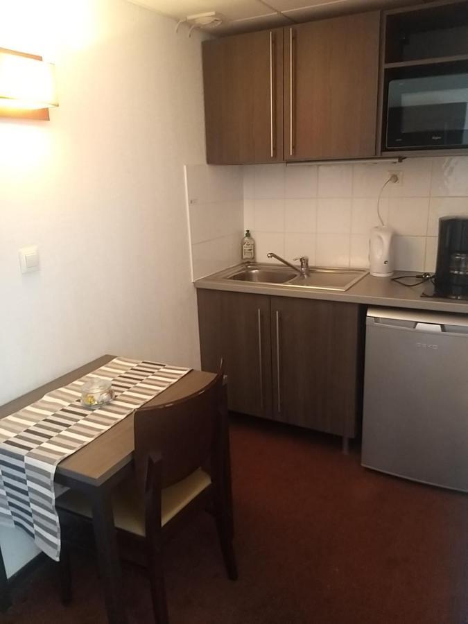 Studio Privatif Dans Hotel Residence Nimes Gare Экстерьер фото