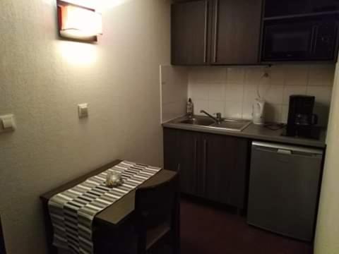 Studio Privatif Dans Hotel Residence Nimes Gare Экстерьер фото